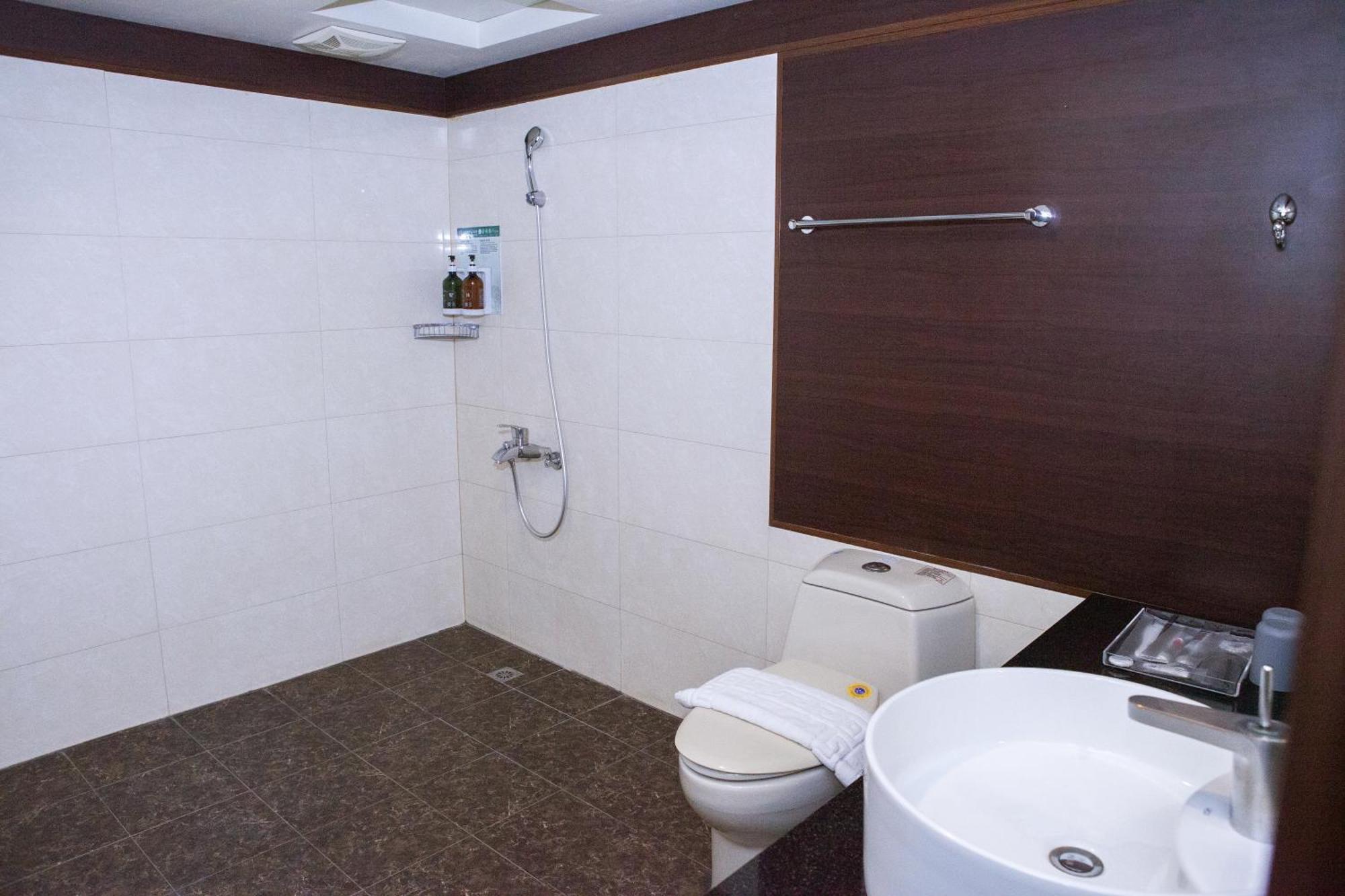 Yuai Fu Hao Hotel Taichung Eksteriør bilde